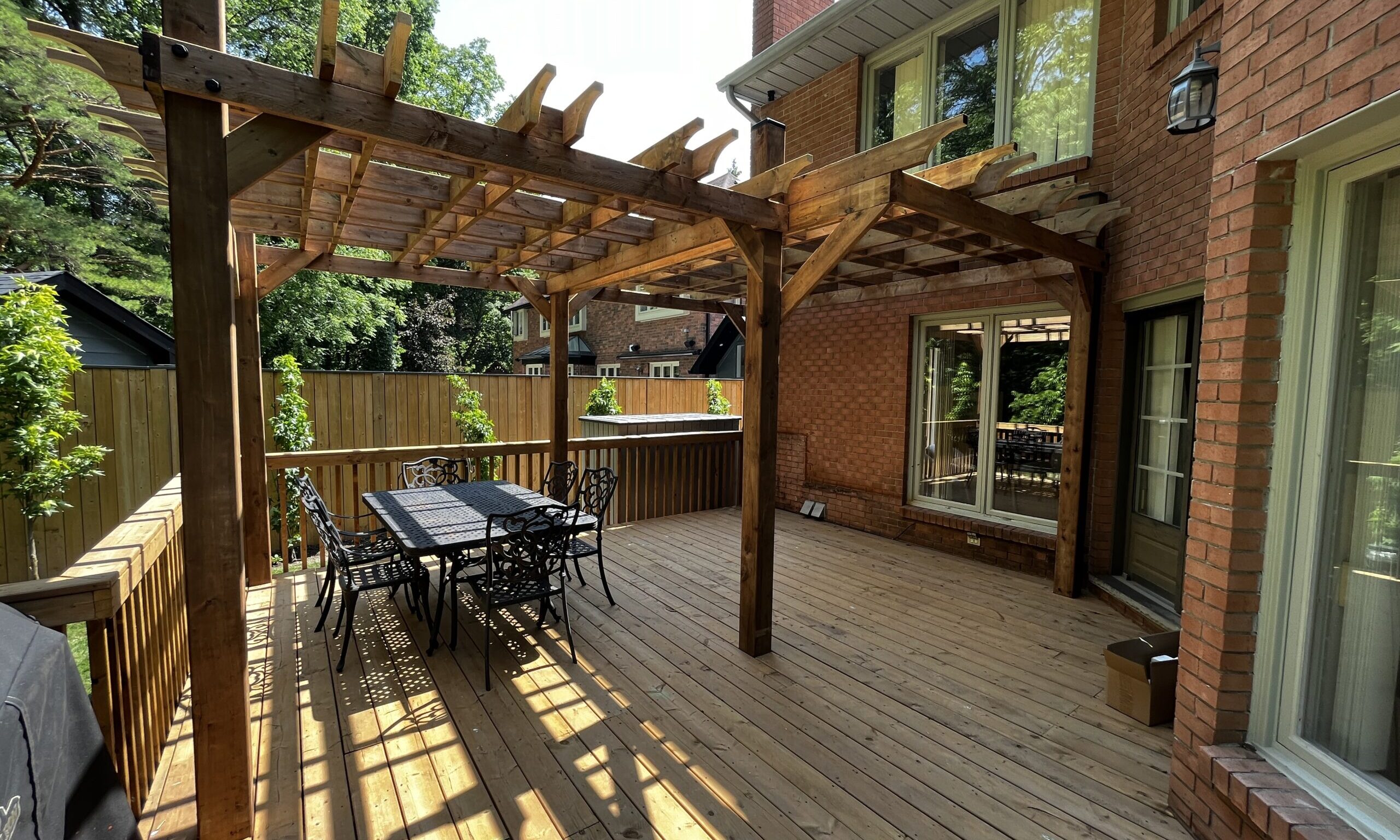 Shed infront of fence