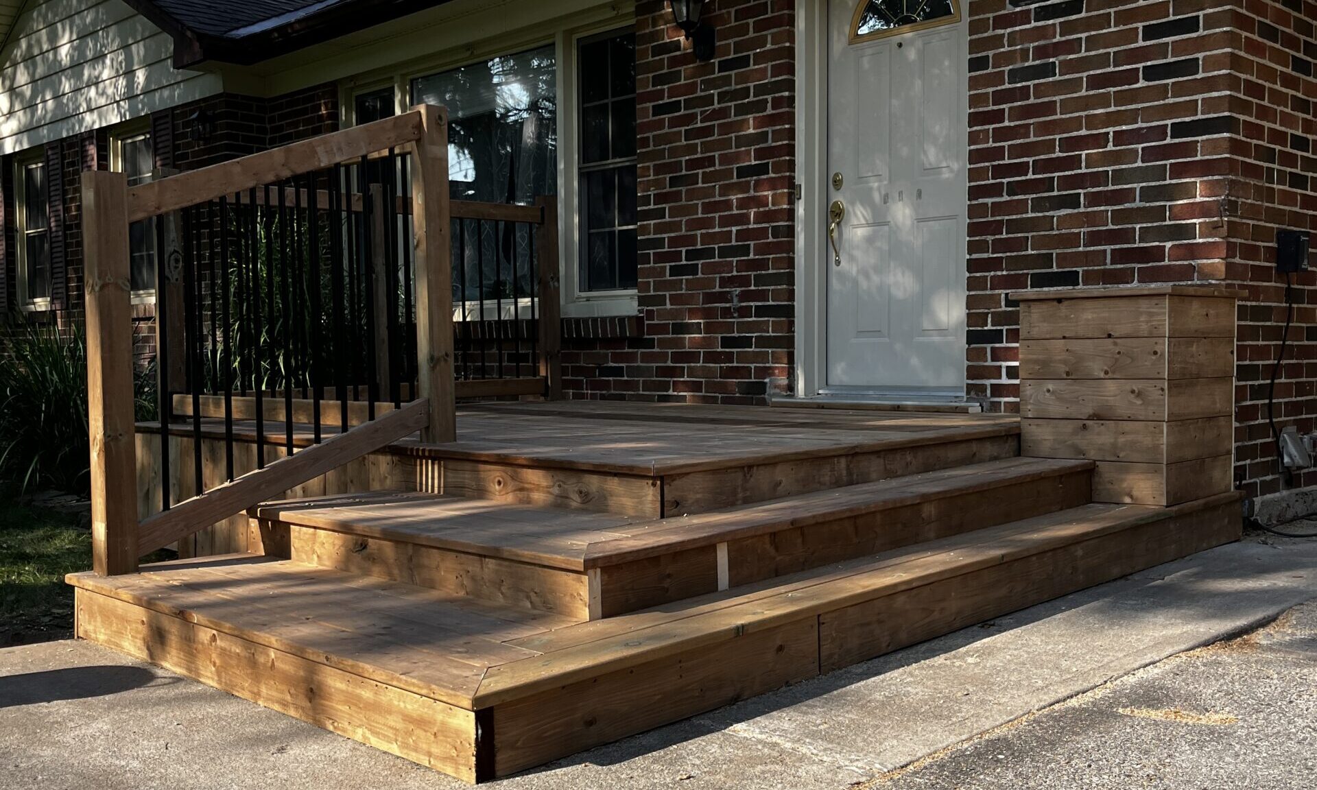 Shed infront of fence